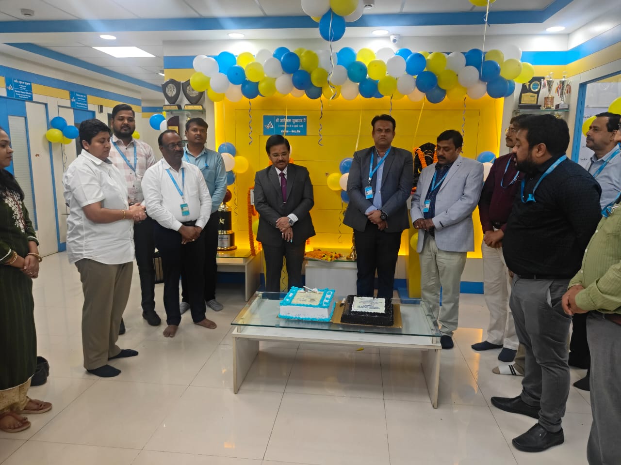 केनरा बैंक क्षेत्रीय कार्यालय रायपुर द्वारा बैंक के संस्थापक श्री अम्मेबाल सुब्बाराव पै की जयंती पर किया भोज्य सामग्री का किया वितरण।