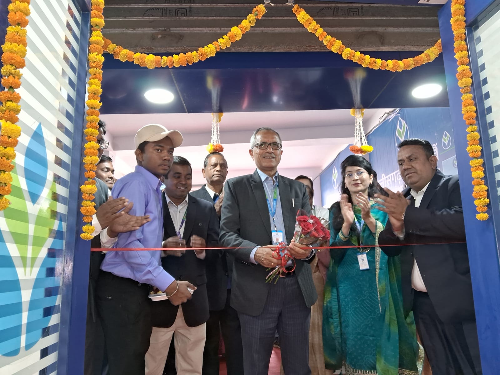 छत्तीसगढ़ ग्रामीण बैंक शाखा पाली जिला कोरबा की नवीनीकृत शाखा का ग्रामीण बैंक के अध्यक्ष ने किया उद्घाटन ।