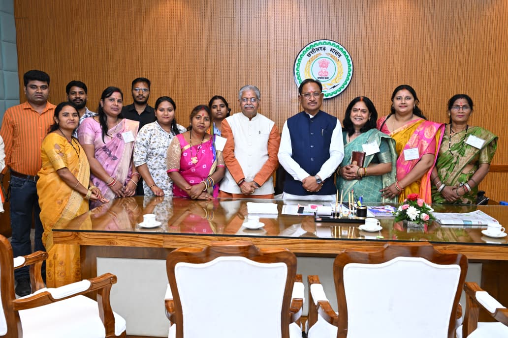 बिल्हा विधानसभा के विधायक और वार्ड संख्या 06 की पार्षद की सामूहिक पहल से वार्ड 06 के नवनीत सदस्यों को विधानसभा का कराया गया भ्रमण।