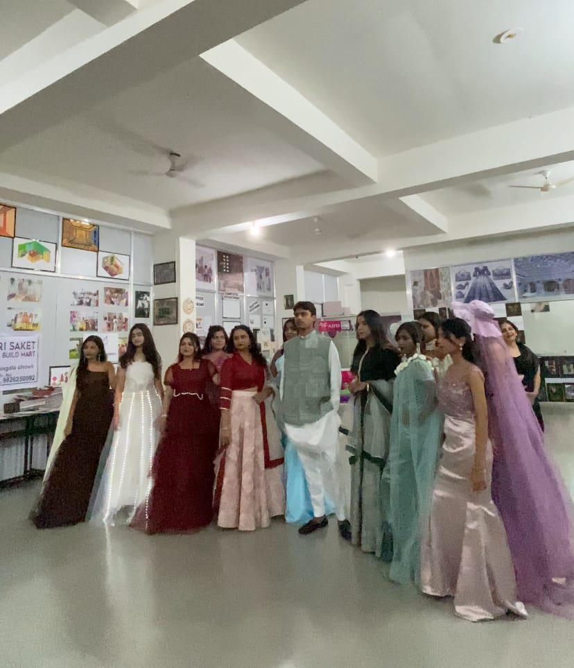 Aakriti Institute of Designing की वार्षिक प्रदर्शनी 2026 में दिखा रचनात्मकता और तकनीक का अद्भुत संगम।